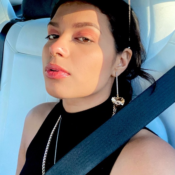 Meet your Posher, Crystal - Picture 7 of 9